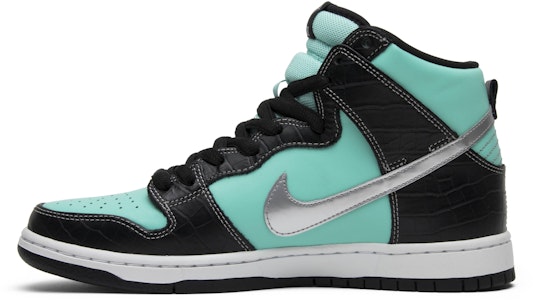 Diamond Supply Co. x Nike SB Dunk High Premium 'Tiffany' en Español. 653599-400 Lookbook Diamond Supply Co. x Nike SB Dunk High Premium 'Tiffany' en Español. 653599-400