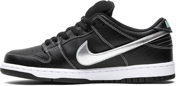 Diamond Supply Co. x Nike SB Dunk Low Pro 'Berlian Hitam' BV1310-001 Lookbook Diamond Supply Co. x Nike SB Dunk Low Pro 'Berlian Hitam' BV1310-001