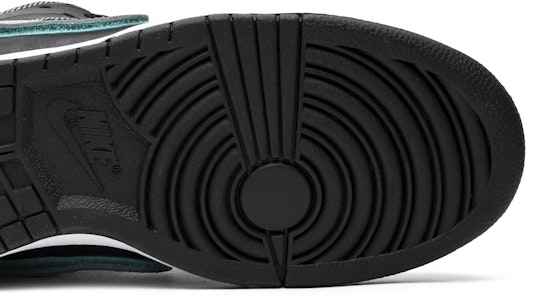 Diamond Supply Co. x Nike SB Dunk Low Pro 'Berlian Hitam' BV1310-001 Purchase Diamond Supply Co. x Nike SB Dunk Low Pro 'Berlian Hitam' BV1310-001