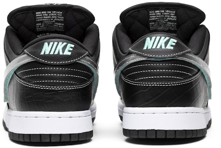 Diamond Supply Co. x Nike SB Dunk Low Pro 'Berlian Hitam' BV1310-001 Details for Diamond Supply Co. x Nike SB Dunk Low Pro 'Berlian Hitam' BV1310-001