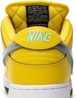 다이아몬드 서플라이 x 나이키 SB 덩크 로우 "카나리아" (F&F) BV1310-700 Sizing 다이아몬드 서플라이 x 나이키 SB 덩크 로우 "카나리아" (F&F) BV1310-700