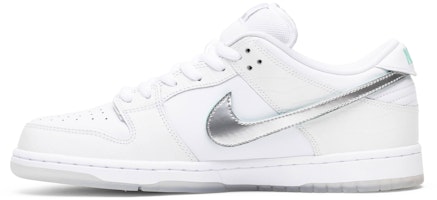 Diamond Supply Co. x Nike SB Dunk Low Pro 'White Diamond' Putih BV1310-100 Lookbook Diamond Supply Co. x Nike SB Dunk Low Pro 'White Diamond' Putih BV1310-100