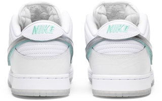Diamond Supply Co. x Nike SB Dunk Low Pro 'White Diamond' Putih BV1310-100 Details for Diamond Supply Co. x Nike SB Dunk Low Pro 'White Diamond' Putih BV1310-100