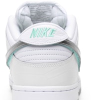 Diamond Supply Co. x Nike SB Dunk Low Pro 'White Diamond' Putih BV1310-100 Sizing Diamond Supply Co. x Nike SB Dunk Low Pro 'White Diamond' Putih BV1310-100