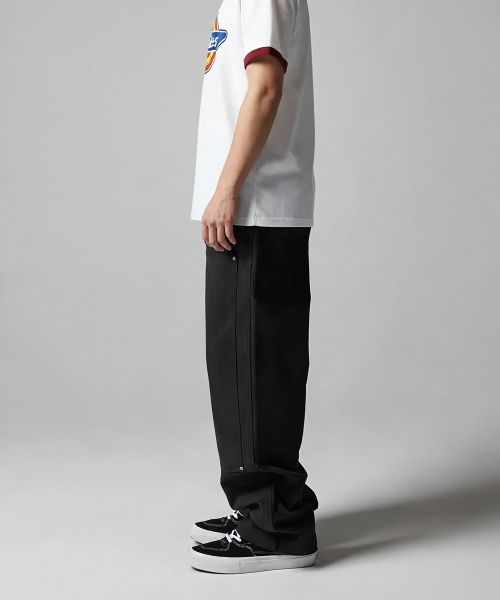 Lookbook Pantalones Dickies Negro Doble Rodilla de Lona Lavada a la Piedra DK0A4XGOC40