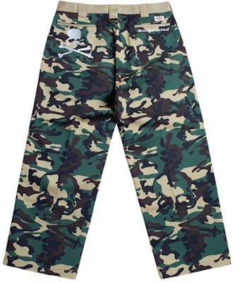 Dickies 直筒迷彩長褲 軍綠色 DK006988BE01 Lookbook Dickies 直筒迷彩長褲 軍綠色 DK006988BE01