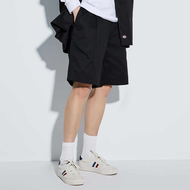 Sizing Dickies 男女款黑色 5 吋短褲 DK009149BLK