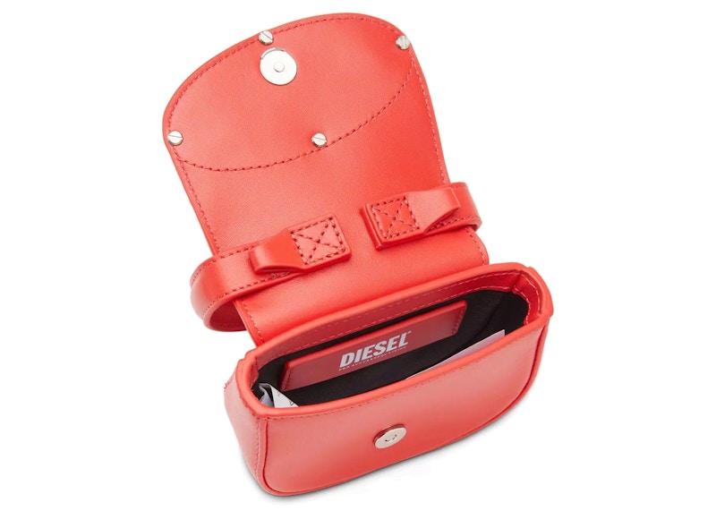 Lookbook Tas Mini Diesel 1DR XS Merah dengan Plaque D