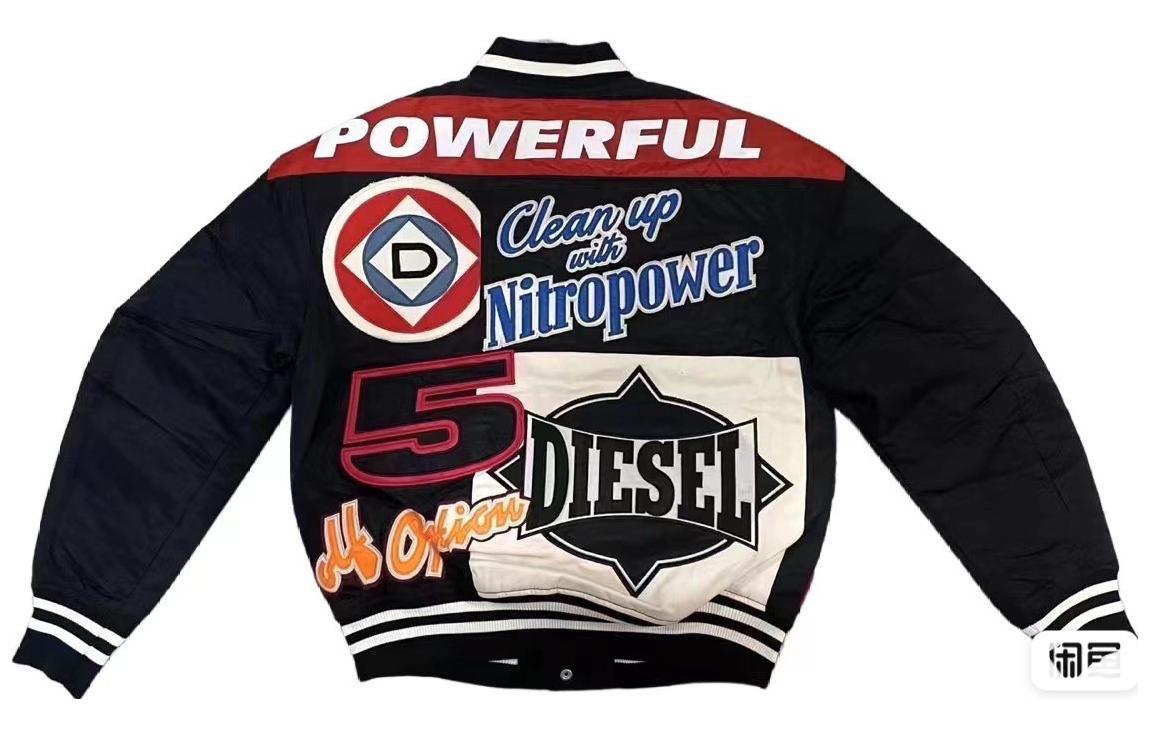 Lookbook DIESEL Jaket Baseball Leher Bulat Hitam dengan Rekaan Huruf dan Angka A04982RBBAG900