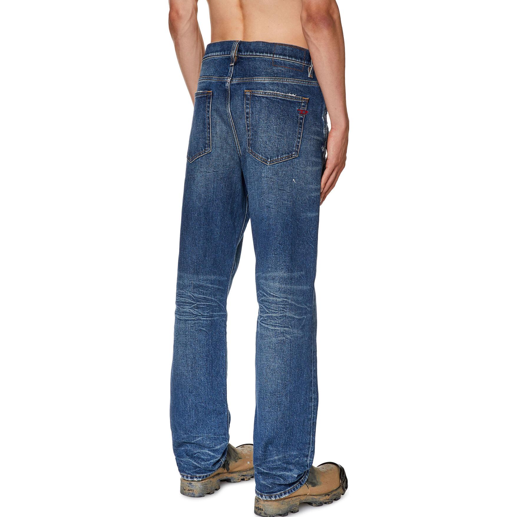 Shop ディーゼル ハンドクラフトディテール付きダメージボタンフライジーンズ A05156007Q2-01