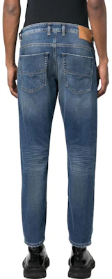 DIESEL Slim Fit Jeans Potongan Pendek Distressed A01898068CX-01 Shop DIESEL Slim Fit Jeans Potongan Pendek Distressed A01898068CX-01