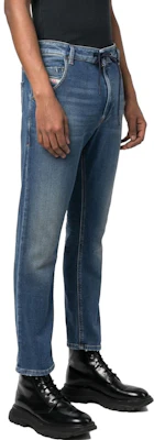 DIESEL Slim Fit Jeans Potongan Pendek Distressed A01898068CX-01 Purchase DIESEL Slim Fit Jeans Potongan Pendek Distressed A01898068CX-01