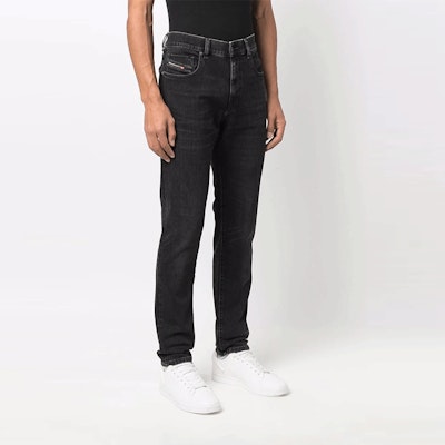 DIESEL スリムフィット ソリッドブラックジーンズ A0355809B8-302 Shop DIESEL スリムフィット ソリッドブラックジーンズ A0355809B8-302