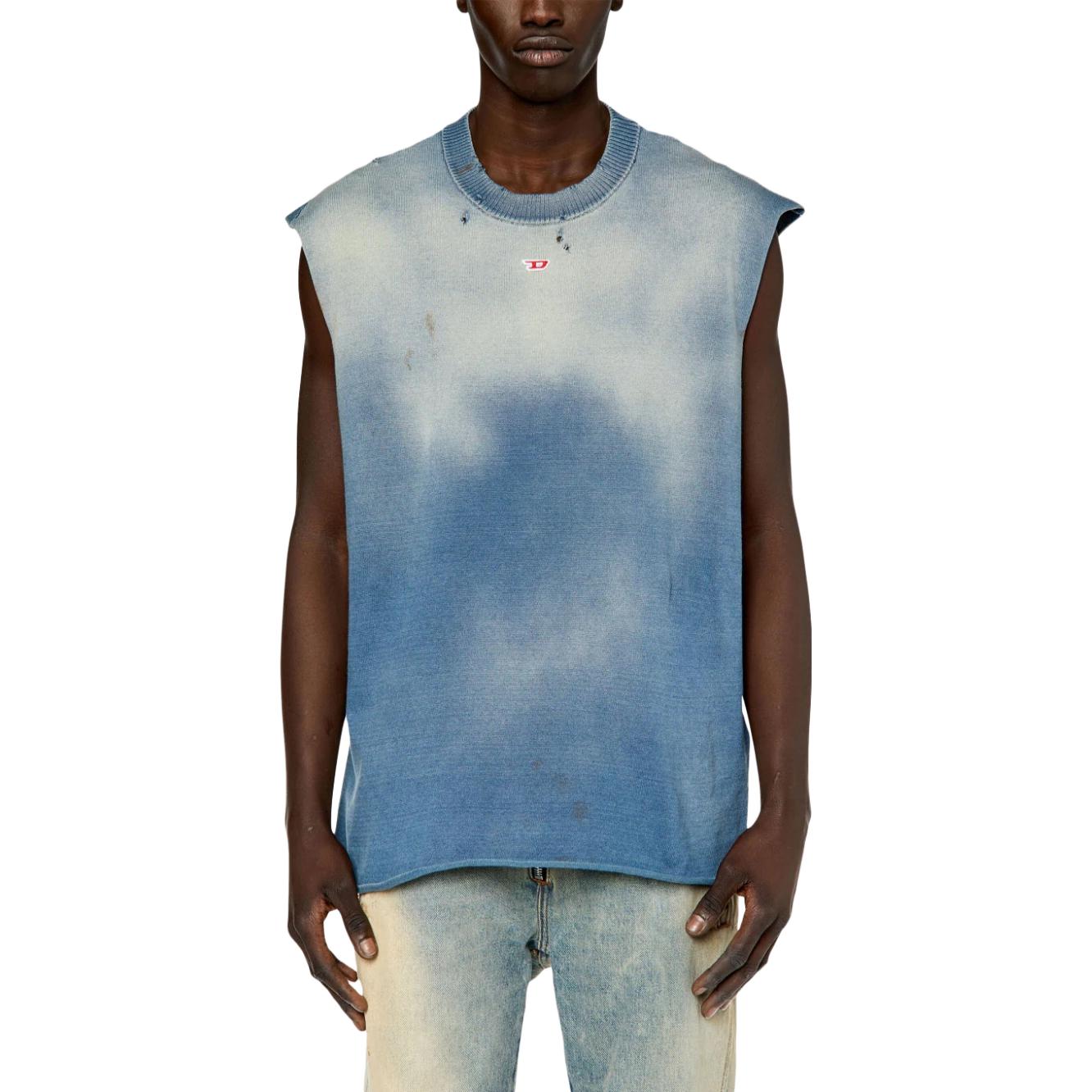 Lookbook 디젤 빈티지 민소매 크루넥 티셔츠 SS23 라이트 블루. A103530TFAE-81E