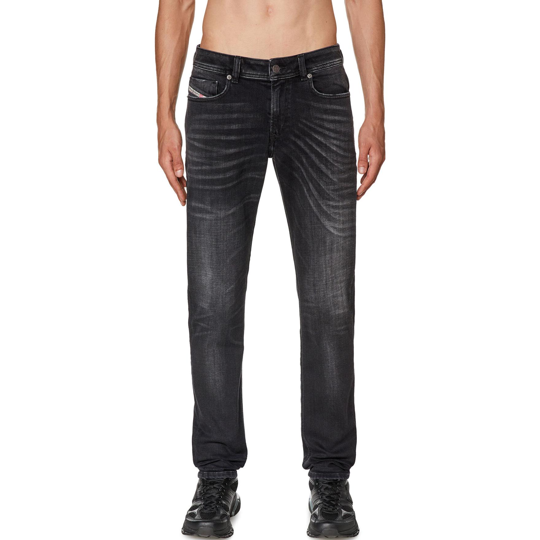 Lookbook DIESEL 水洗做舊直筒牛仔褲 - 黑色丹寧 A0359409G54-02