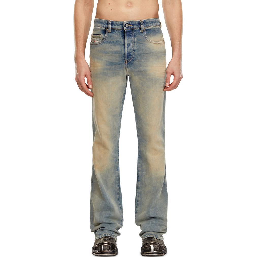Shop DIESEL 1998 D-Buck复古洗水蓝色喇叭牛仔裤 A1221809H78-3201