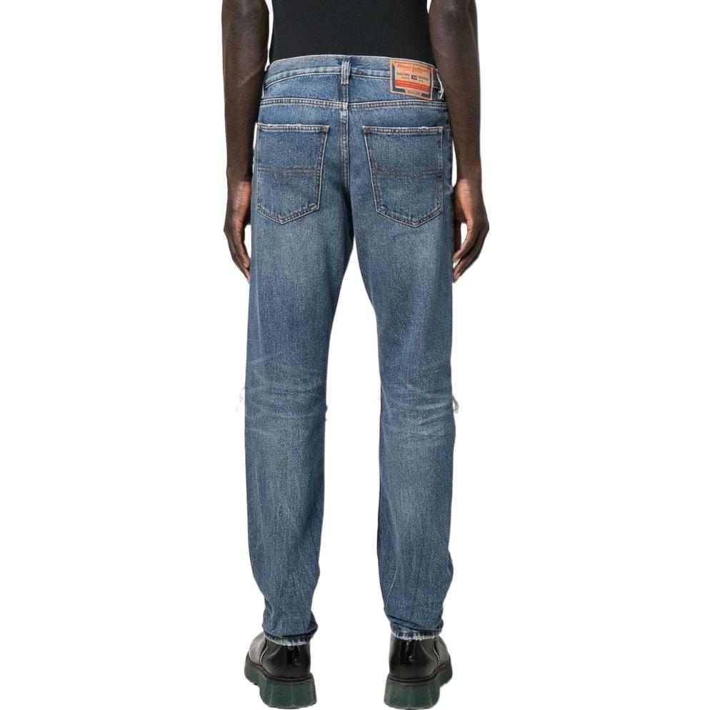 Shop DIESEL FW22 1995 直筒破洞牛仔褲 男款 藍色 A0356809E0201