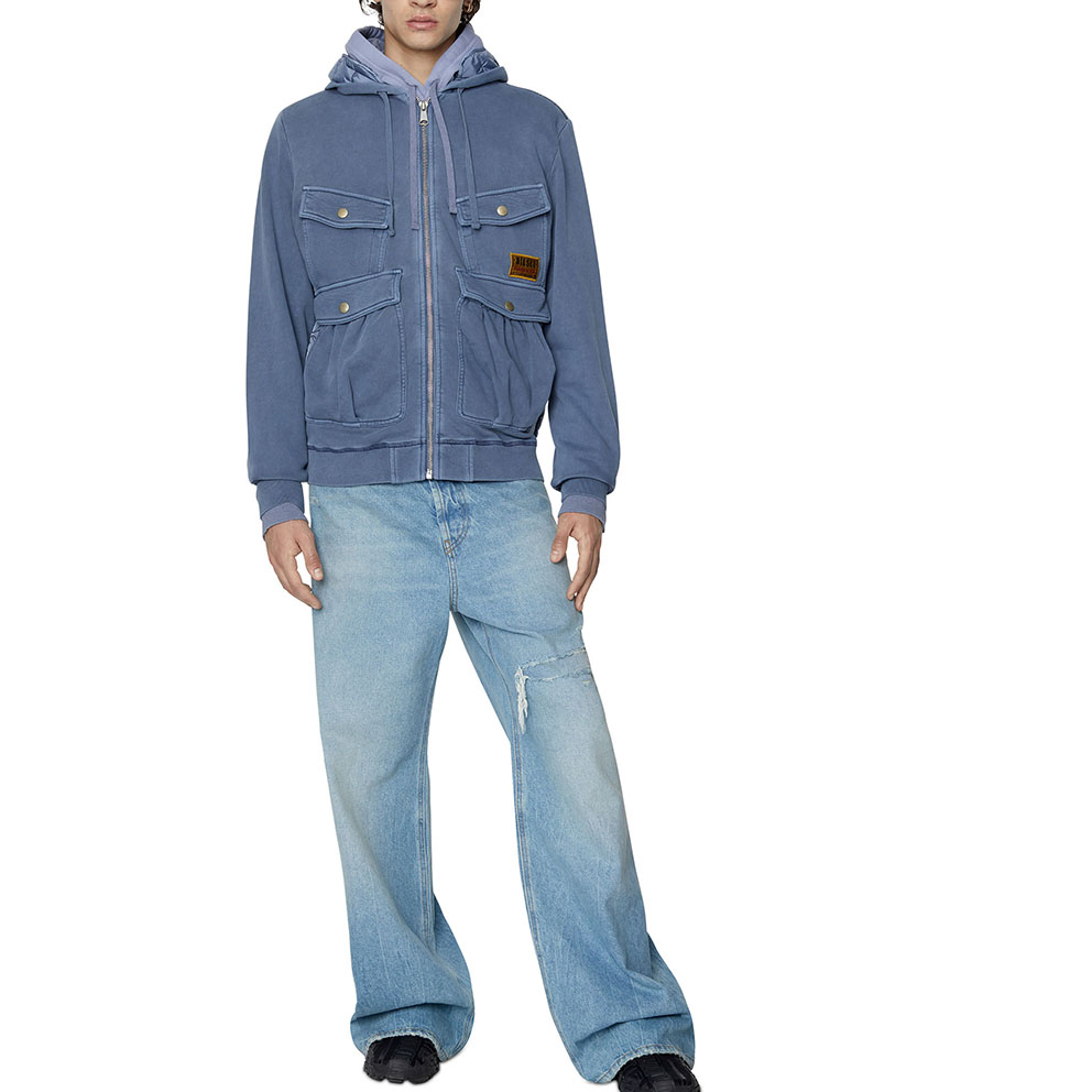 Lookbook DIESEL FW22 Jaket Bomber Biru Bertudung Multi-Poket Zip-Up. A063190LCAL8AR