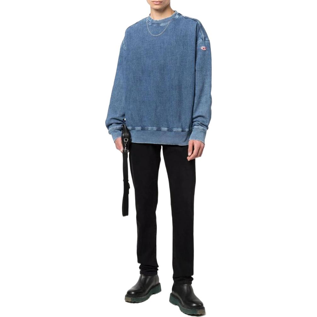 Lookbook DIESEL FW22 蓝色标志印花圆领长袖卫衣. A0394309C9901