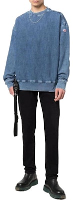 DIESEL FW22 蓝色标志印花圆领长袖卫衣. A0394309C9901 Lookbook DIESEL FW22 蓝色标志印花圆领长袖卫衣. A0394309C9901