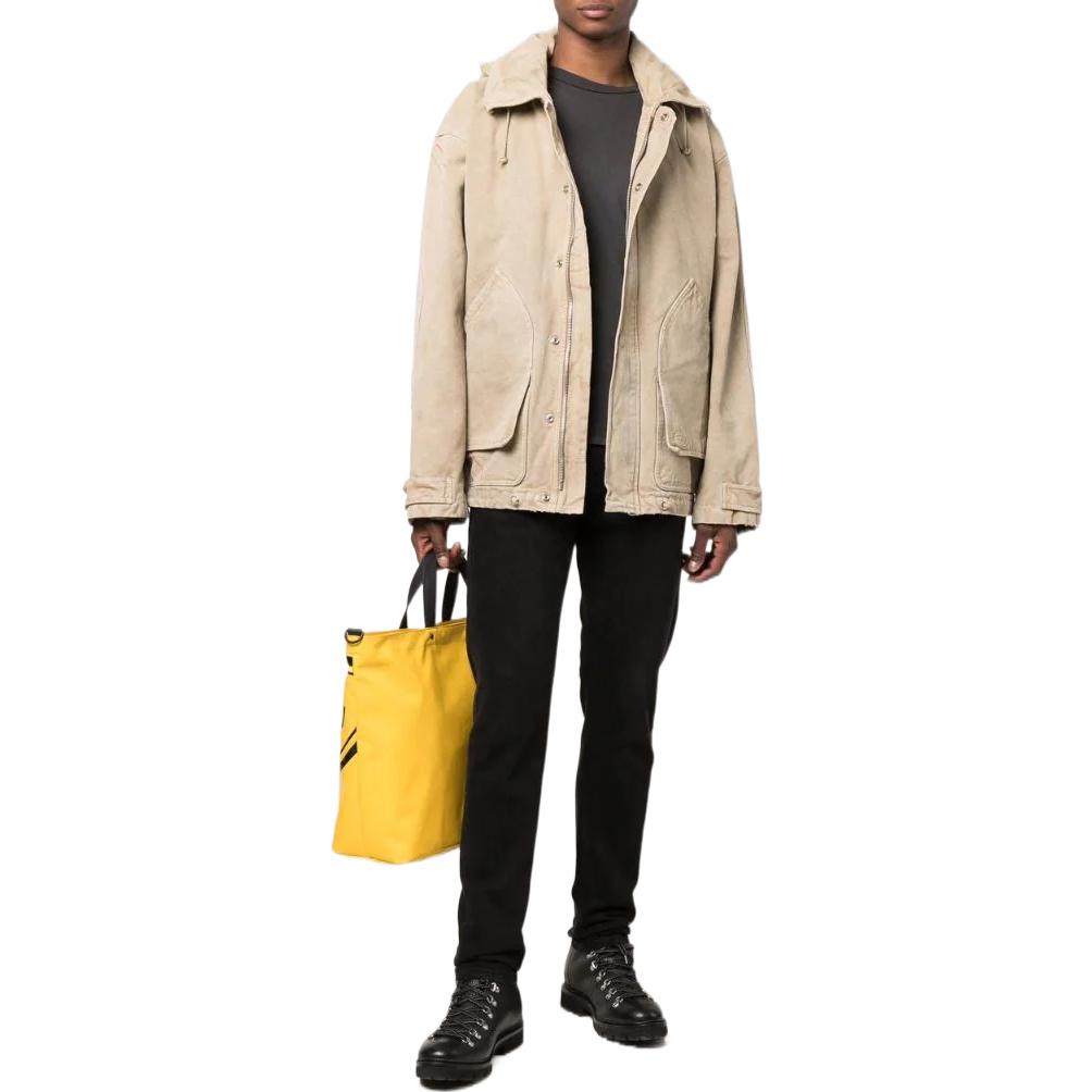 Lookbook DIESEL FW22 可拆卸连帽休闲夹克 卡其色。 A035390CFAG7DV