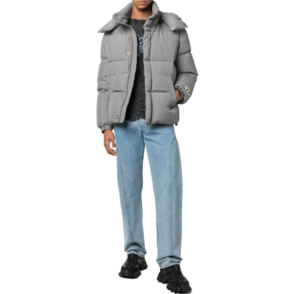 Lookbook DIESEL FW22 Chaqueta Acolchada con Capucha Gris. A062870AEAI98B
