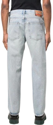 ディーゼル FW22 ストレートブルーデニムジーンズ クラシックパッチスタイル A0356409C1401 Purchase ディーゼル FW22 ストレートブルーデニムジーンズ クラシックパッチスタイル A0356409C1401