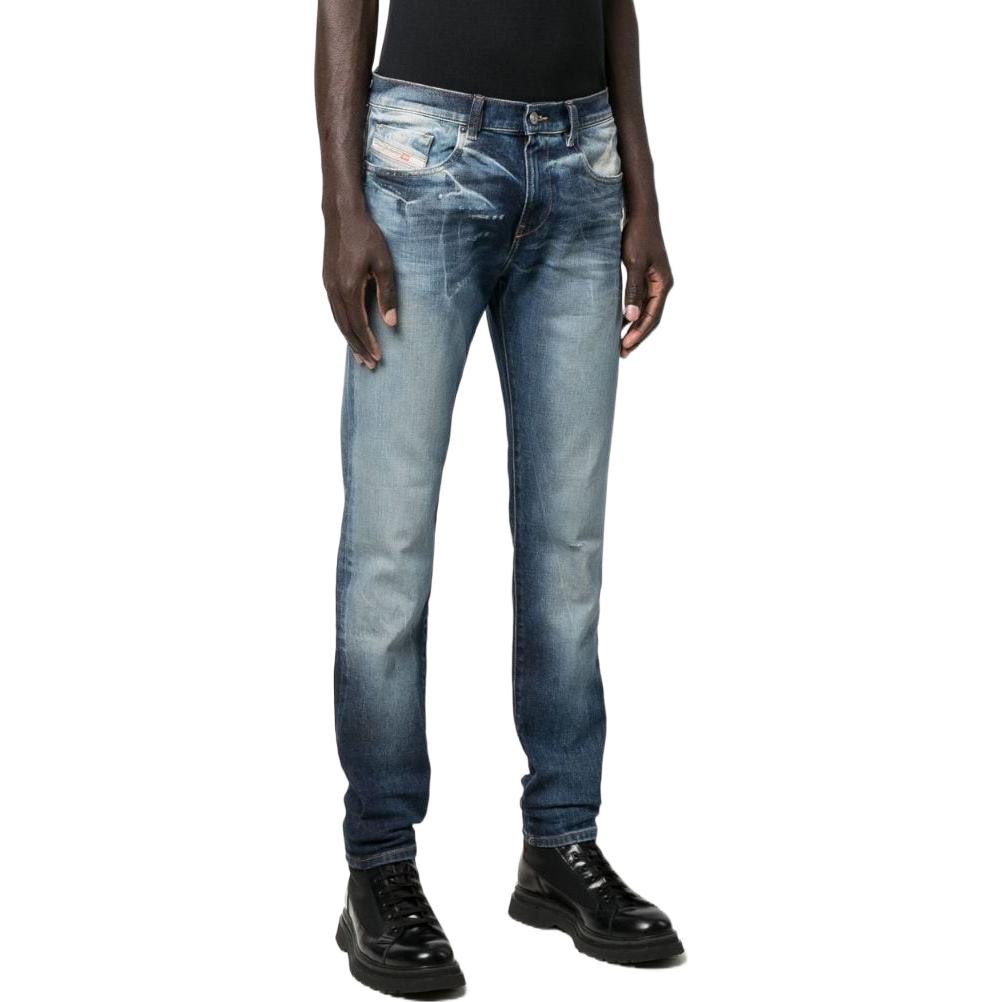 Shop ディーゼル FW22 D-ストラクト スリムフィット フェードウォッシュ メンズジーンズブルー A0355809E1-401