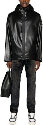 디젤 FW23 블랙 글로시 후드 재킷 롱 슬리브. A125990CHAJ-9XX Lookbook 디젤 FW23 블랙 글로시 후드 재킷 롱 슬리브. A125990CHAJ-9XX