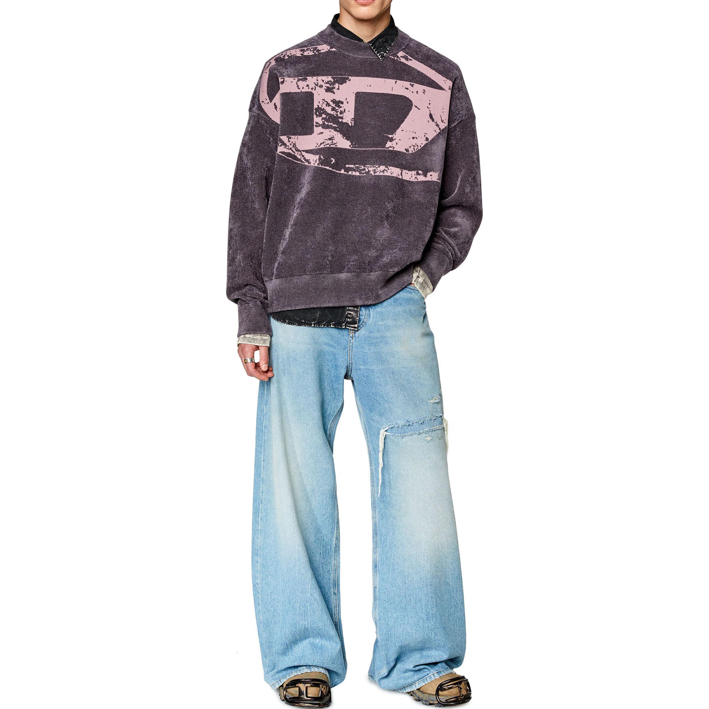 Lookbook DIESEL FW23  Grey Loose Fit Letter Print Crewneck Sweatshirt. A112250GEAX-9CM