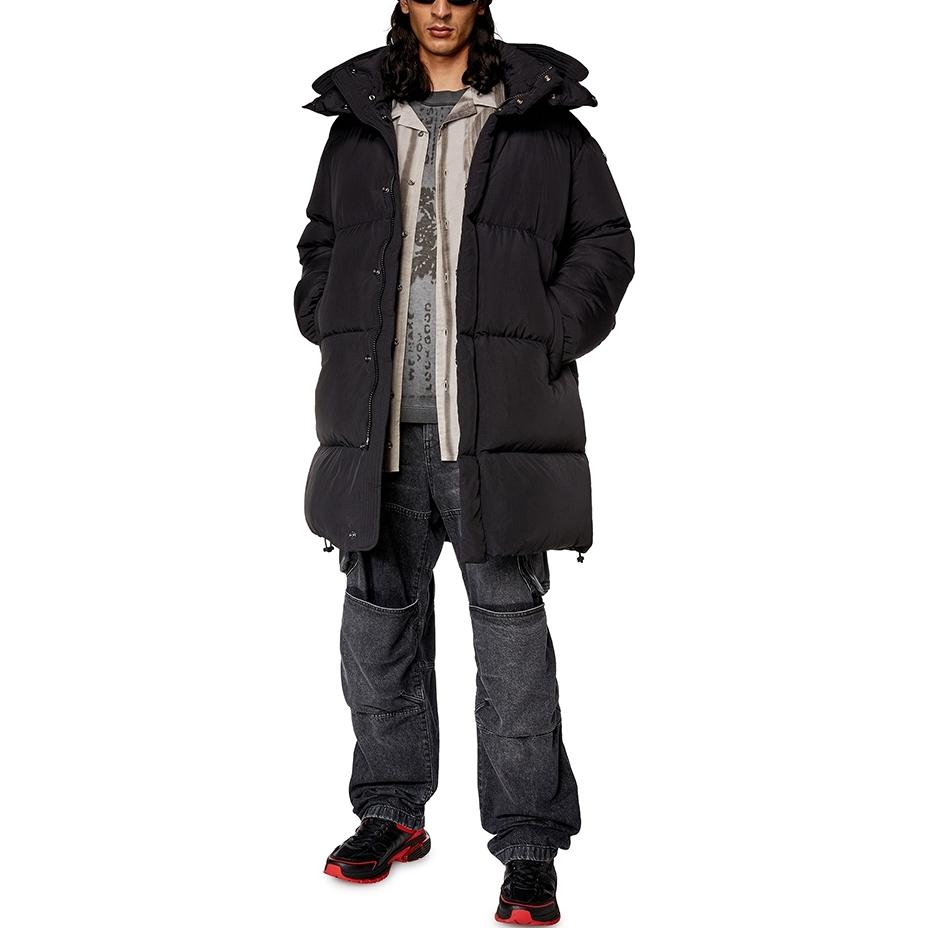 Lookbook DIESEL 秋冬23 宽松版保暖连帽羽绒夹克 黑色 A105990AEAI-9XX