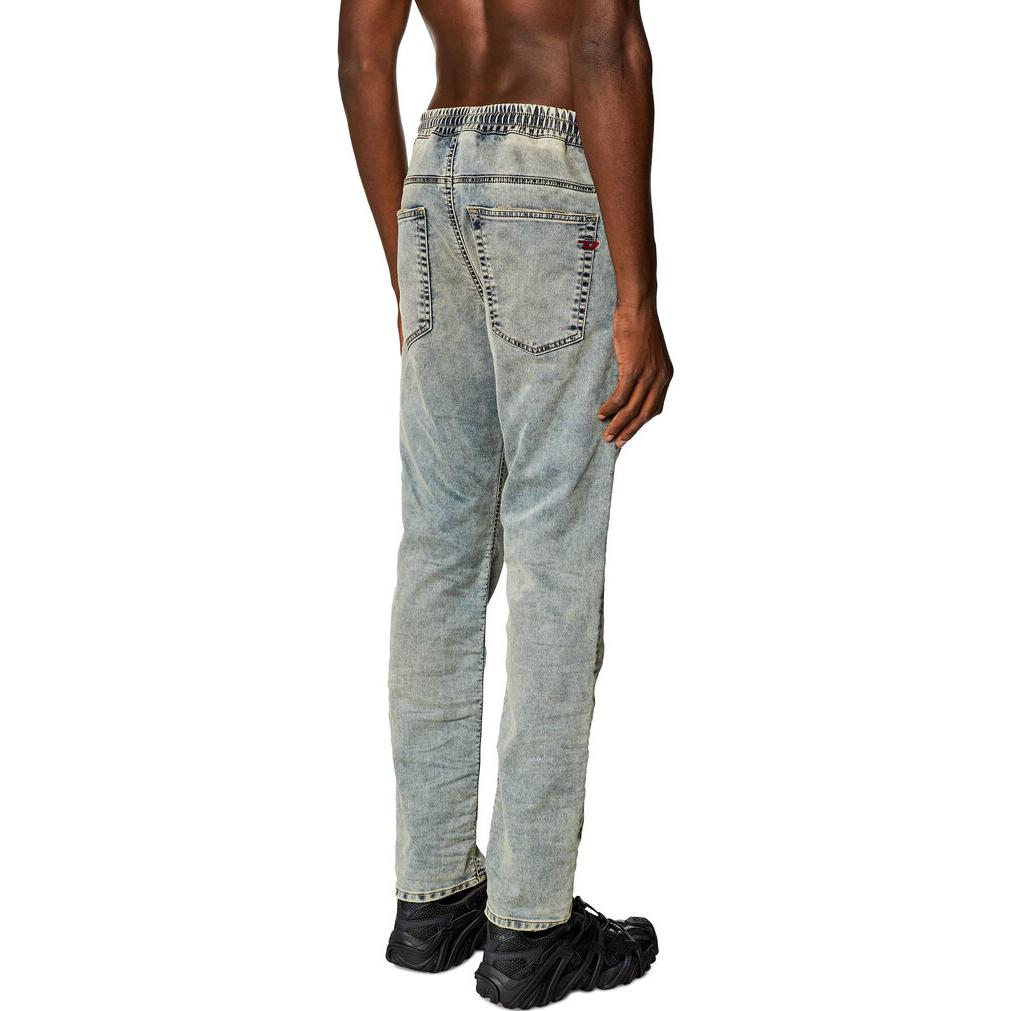 DIESEL FW23  Tapered Elastic Waist Washed Jeans in Medium Blue. A11883068JW-01 圖 4