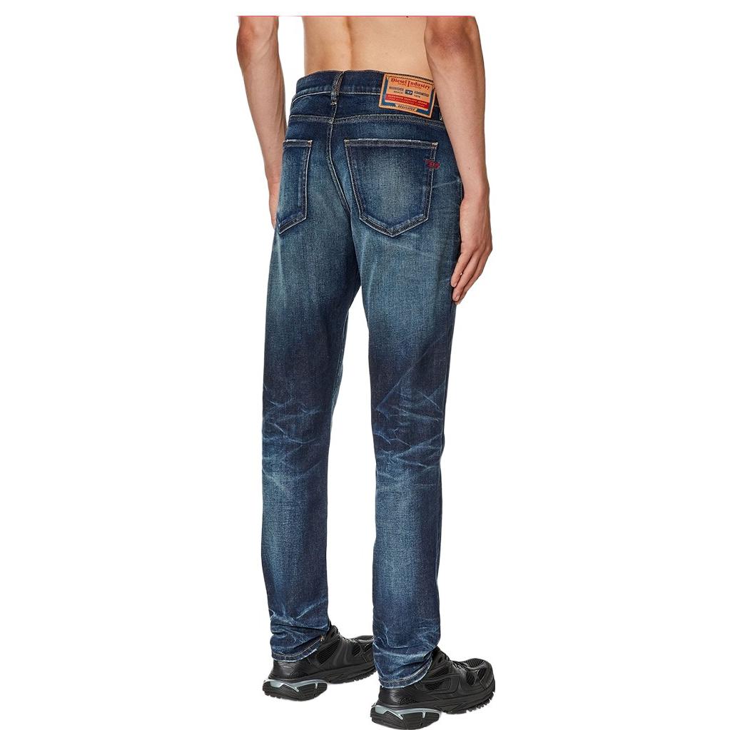 Shop DIESEL FW23 D-Strukt スリムストレート フィット ストレッチ デニム ジーンズ メンズ ダークブルー A0356209G29-01