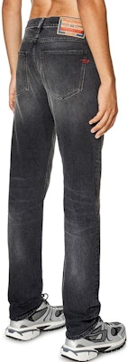 DIESEL FW23 男士修身舒適直筒牛仔褲 黑色做舊款 A0356209G20-02 Shop DIESEL FW23 男士修身舒適直筒牛仔褲 黑色做舊款 A0356209G20-02