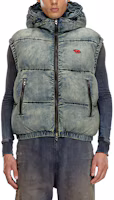 Lookbook DIESEL FW24 輕藍漸層棉質休閒連帽拉鍊背心外套. A153590SKAI-01