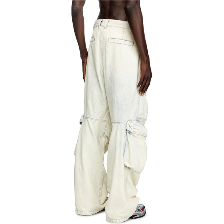 Shop DIESEL FW24 漂白白色水洗褪色多口袋宽松版型工装牛仔裤 A150000CBCV01
