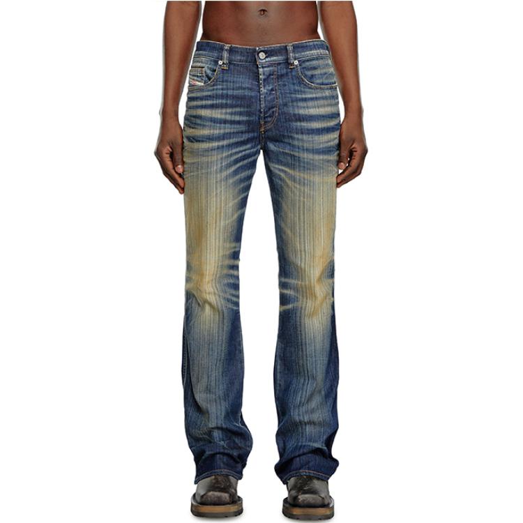Lookbook DIESEL FW24 D-BUCK 中腰修身喇叭牛仔褲 藍色 A1222109J46-01