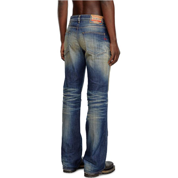 Shop DIESEL FW24 D-BUCK 中腰修身喇叭牛仔褲 藍色 A1222109J46-01