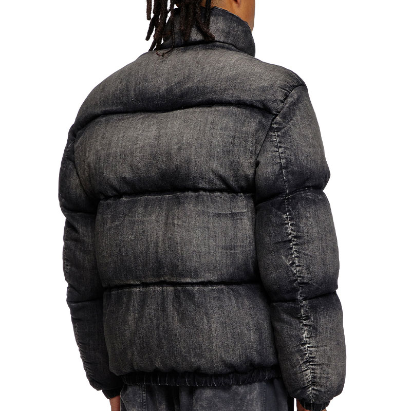 Shop DIESEL FW24 漸層高領長袖羽絨外套 男女款 黑色 A160770ABCB-02