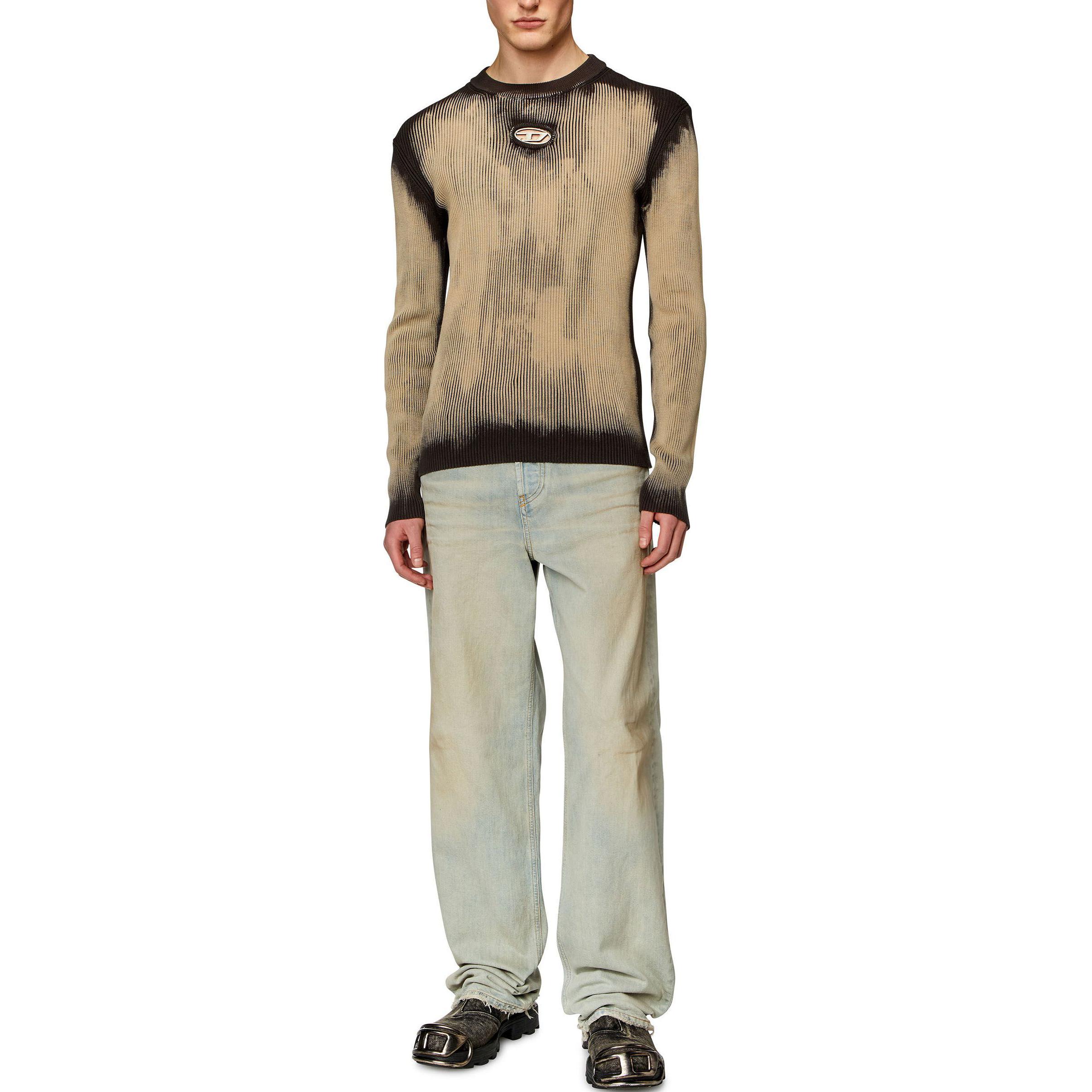 Lookbook DIESEL OVAL-D Series Beige Logo Crewneck Sweater Rajut Ribbed. A124550BNAD-900A