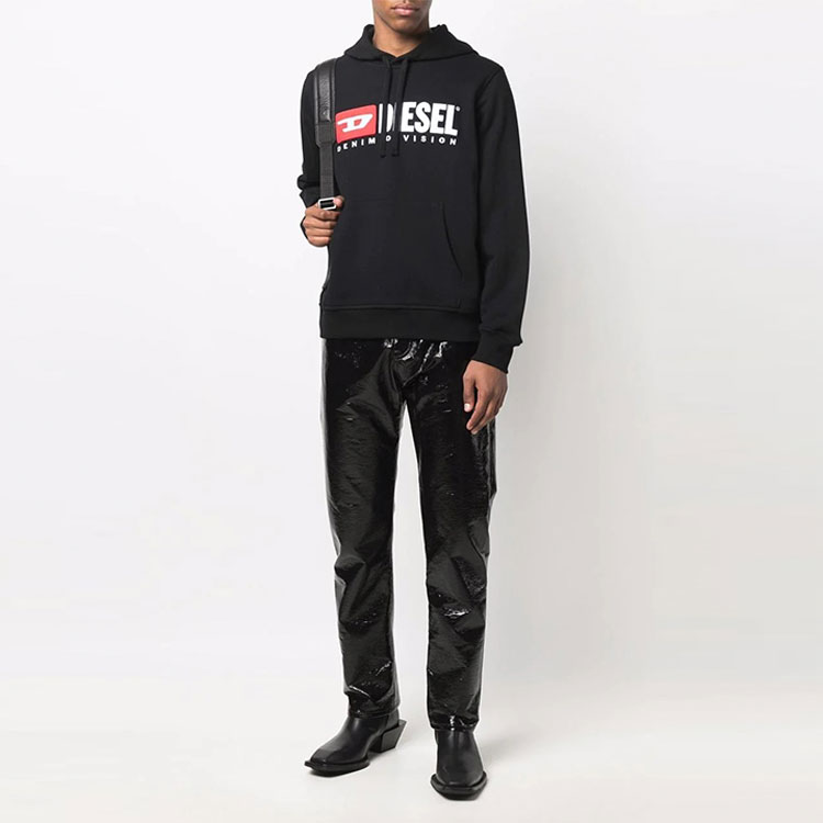 Lookbook Diesel SS22 黑色連帽衫附Logo刺繡 A037570BAWT-9XX