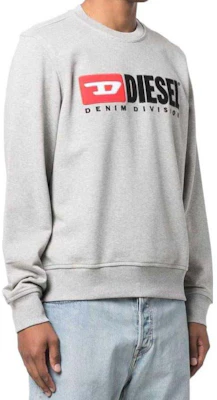 Diesel SS22 Kelabu Crewneck Pullover Sweatshirt dengan Logo Huruf. A037580BAWT9CB13 Purchase Diesel SS22 Kelabu Crewneck Pullover Sweatshirt dengan Logo Huruf. A037580BAWT9CB13