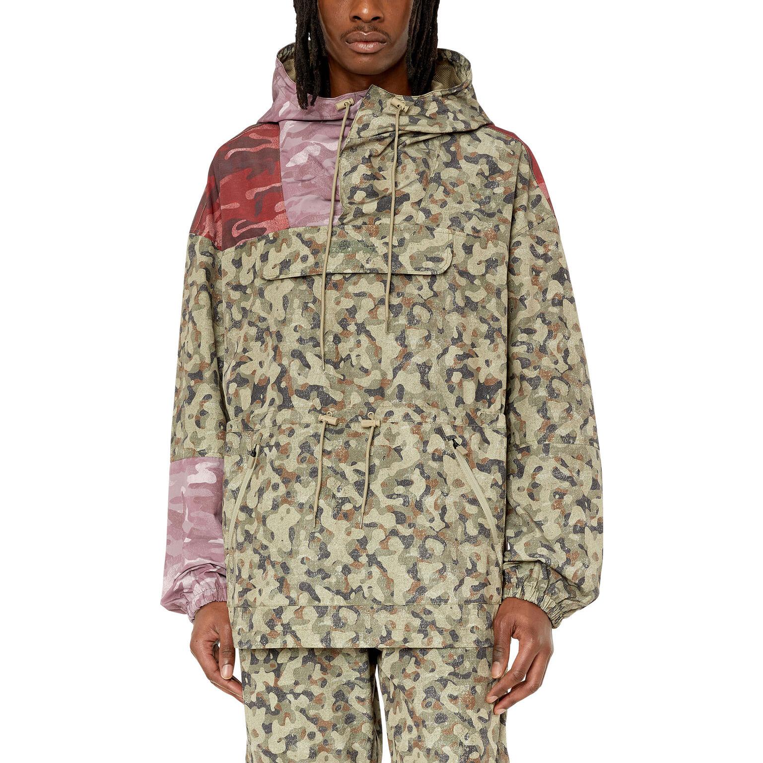 Shop Diesel SS23 綠色迷彩印花長袖套頭衫 A094220CJAI-E5018