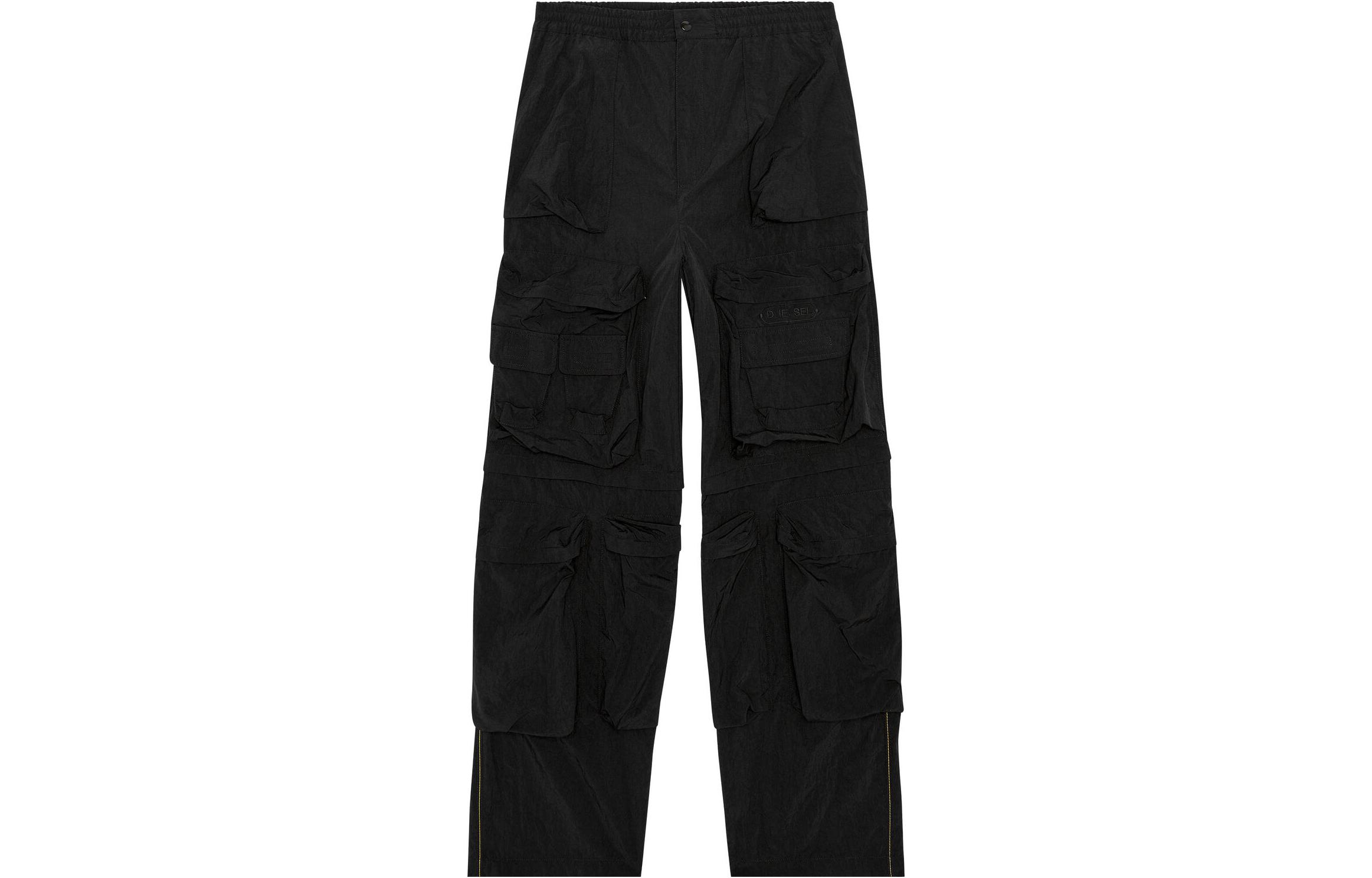 Order DIESEL SS23 Unisex Celana Cargo Hitam Loose-Fit Mid-Rise. A105030HJAE-9XX