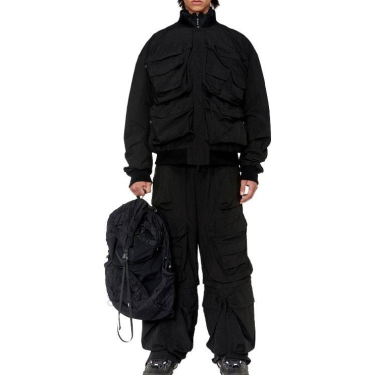 Lookbook DIESEL SS23 Unisex Celana Cargo Hitam Loose-Fit Mid-Rise. A105030HJAE-9XX