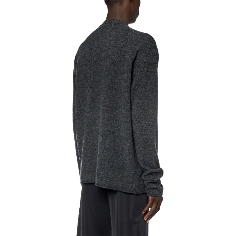 Lookbook DIESEL SS24 黑色羊毛針織毛衣帶超大Logo印花造型。 A124470BNBD-93R