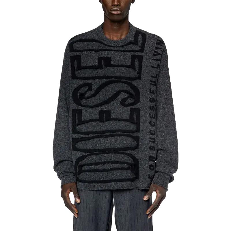 Shop DIESEL SS24 黑色羊毛針織毛衣帶超大Logo印花造型。 A124470BNBD-93R