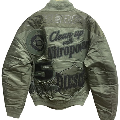 DIESEL SS24 复古字母印花飞行夹克 军绿色. A04982RBABG5BS Lookbook DIESEL SS24 复古字母印花飞行夹克 军绿色. A04982RBABG5BS