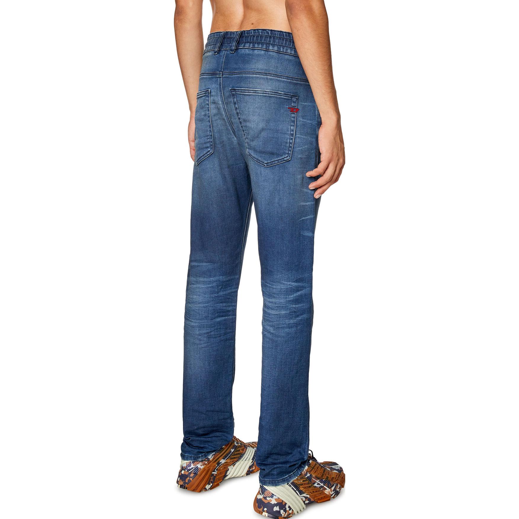 Shop DIESEL 直筒復古水洗牛仔褲 男款 藍色 A09721068FM-01