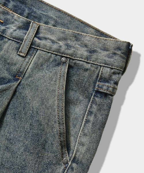 Details for 디미트리 블랙 바이오워싱 카펜터 버뮤다 데님 팬츠_더스트 인디고 DBE3PS02DI